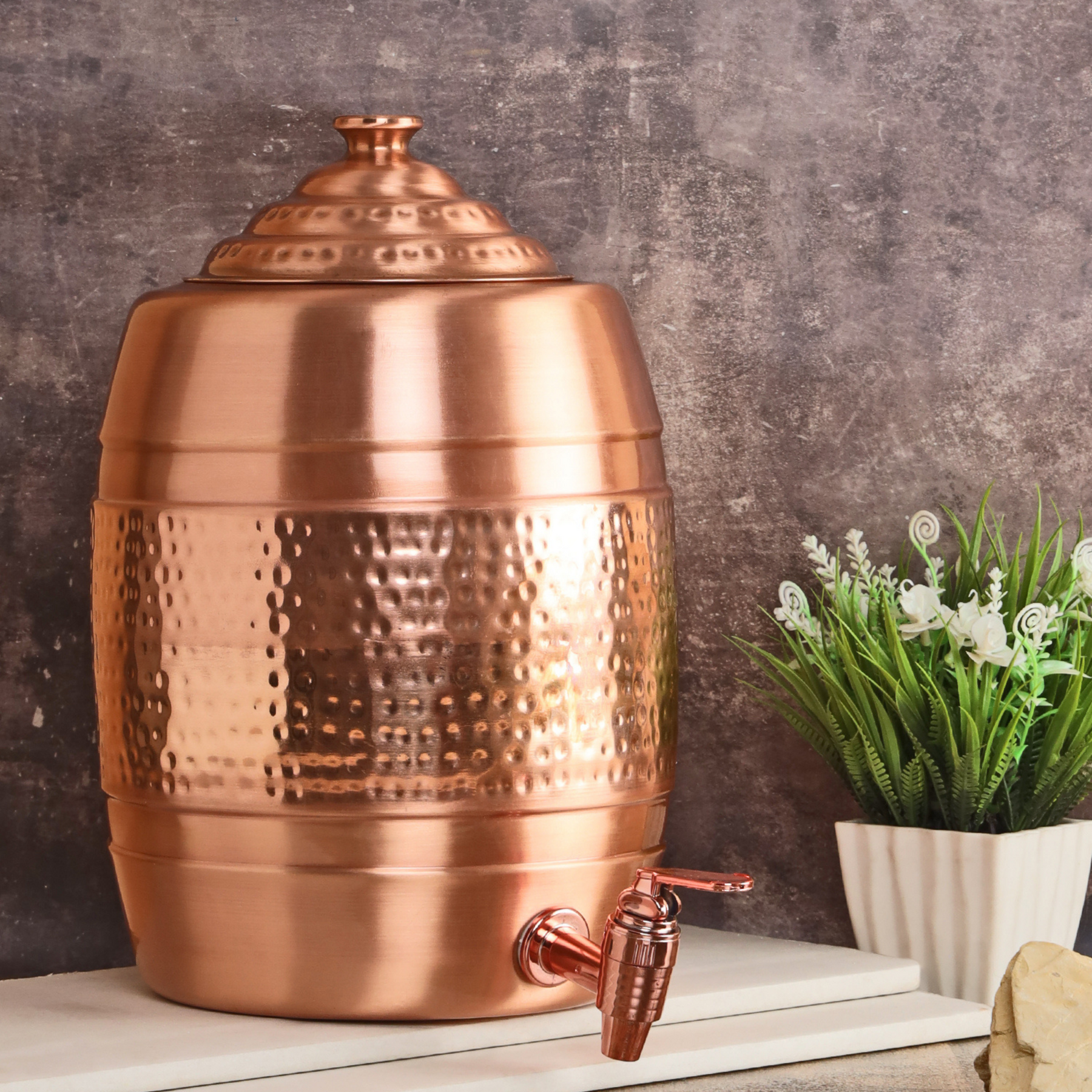 Natural Copper Tapered lid Hammered Water Dispenser